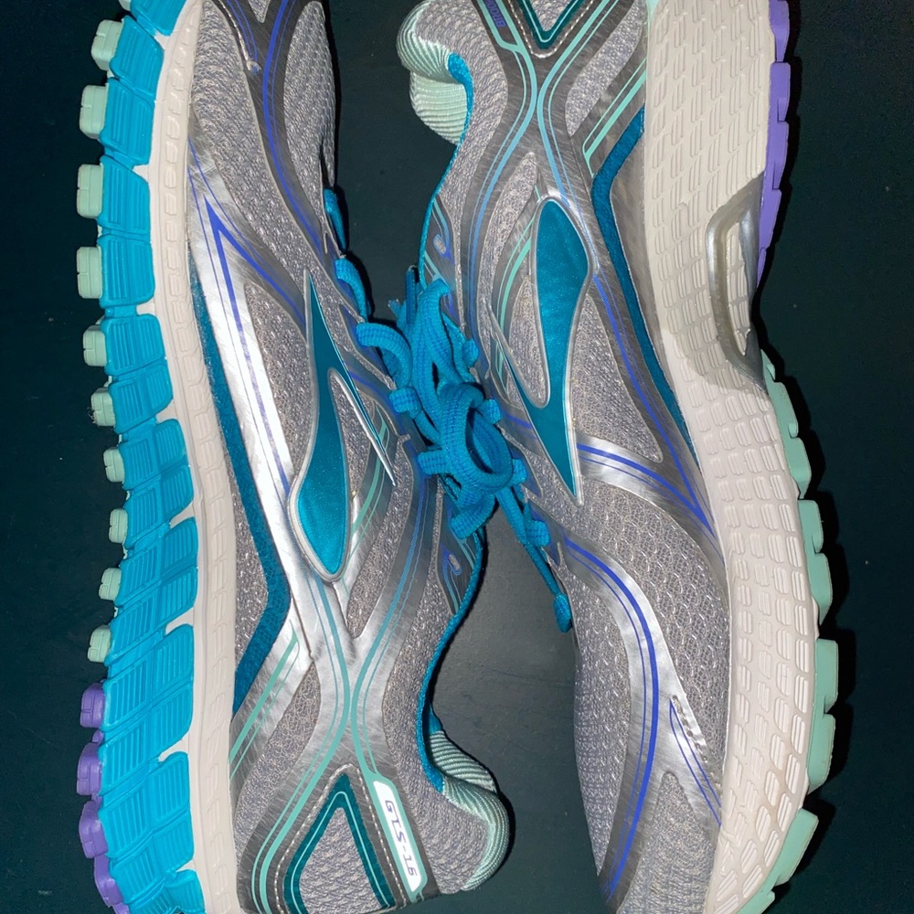 Brooks Running - Women’s GTS Carpet Diem Sneaker - US 9.5W